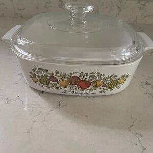 Corningware, vintage 2 quart casserole dish